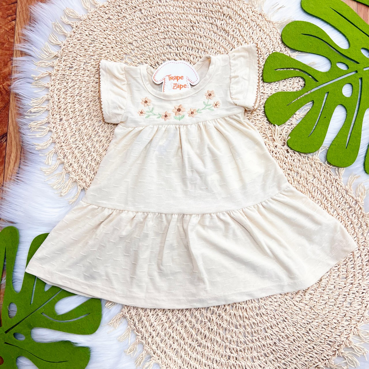 Vestido com Flores Bordadas - Areia